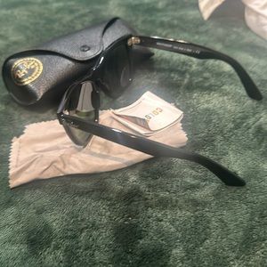 4.4  2,624
Ray-Ban RB2140 Original Wayfarer Gafas de sol cuadradas polarizadas.